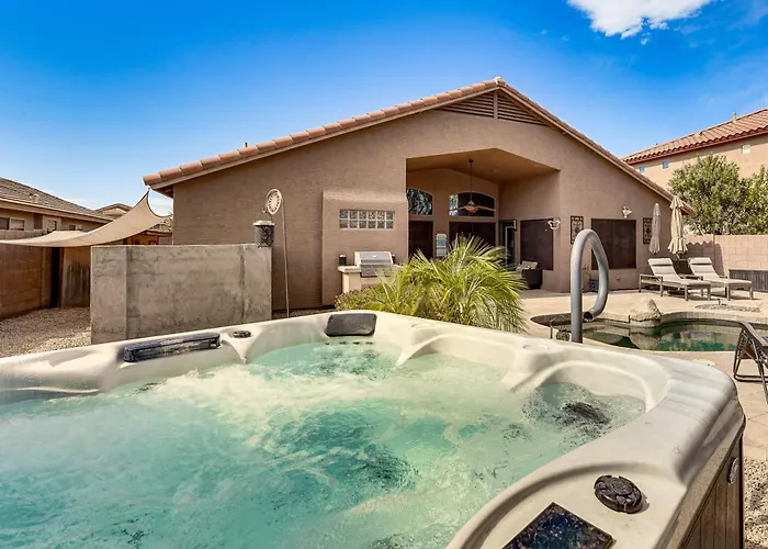 Hot Tub & Wfh Ready! Golf Retreat In
